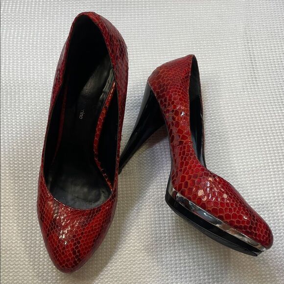 Roberta di Camerino Red Snakeskin Leather Pumps 4” Heels Sz 7.5 - Picture 1 of 11